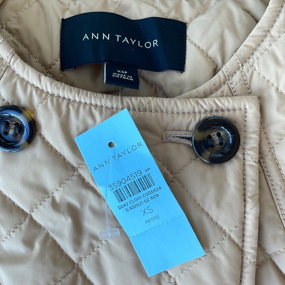 NWT Ann Taylor petite quilted jacket. XS - Picture 2 of 3